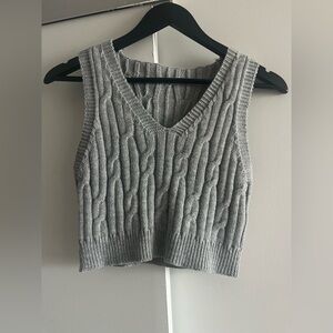 Gray Cable Knit V-Neck Sweater Crop Vest